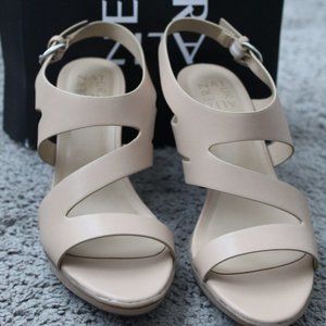 Naturalizer Dee Plataform Sandal